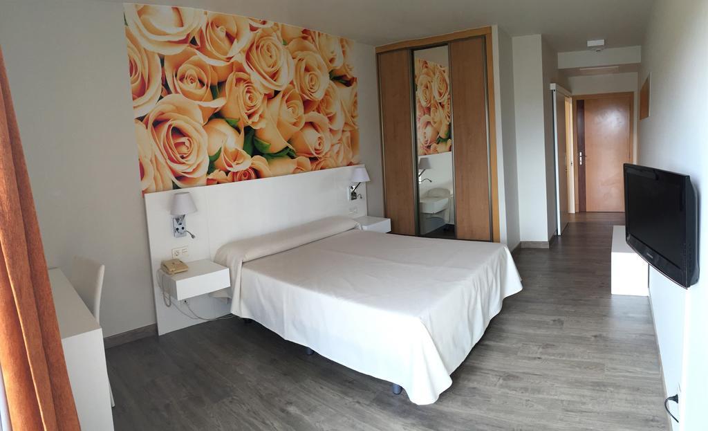 Hotel Santome Санксенсо Екстериор снимка