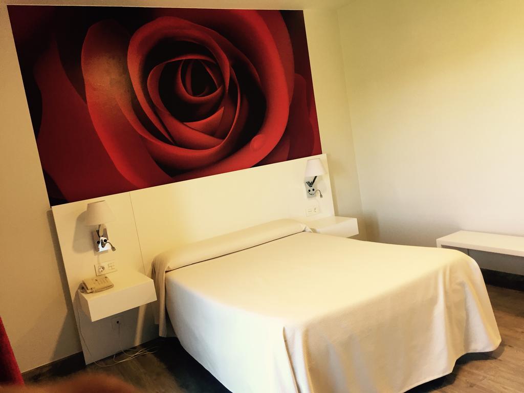 Hotel Santome Санксенсо Екстериор снимка